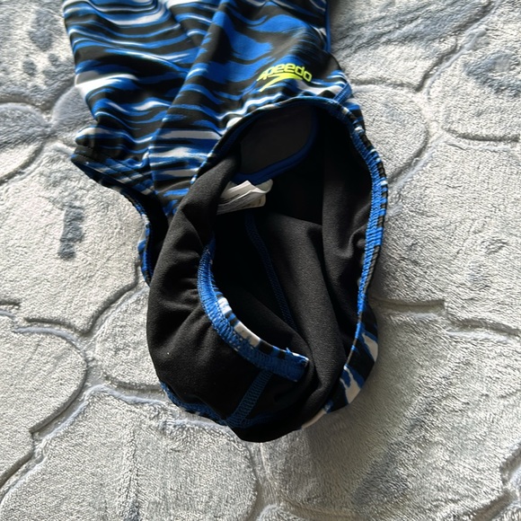 Speedo 26 blue fun print swimsuit - Picture 7 of 15